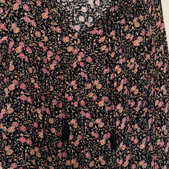 Old Navy Black and Pink Floral Blouse - Picture 4 of 4